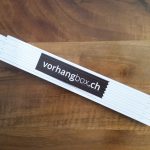 Doppelmeter von rideaux123.ch zum einfachen und genauen Ausmessen Ihres Massvorhanges! • rideaux123.ch