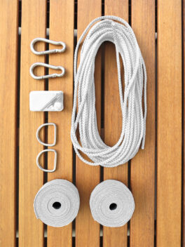 Aufhängesystem für Outdoor-Vorhang in weiss (Balkon-Pfosten)