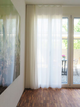 Leinenvorhang COMO (Massvorhang) in ecruweiss oder hellbeige.