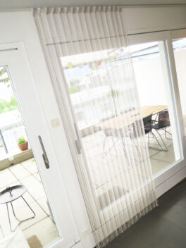 Türvorhang LAZISE in weiss-beige-silber.