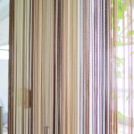 Fadenvorhang LAZISE in braun-beige, selber kürzbar. • rideaux123.ch