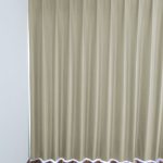 Verdunkelungs-Hotelvorhang ZÜRICH in hellbeige nach Mass. • rideaux123.ch