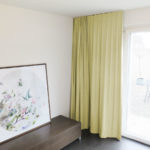 Blackout-Vorhang ABLION goldbeige zum das Schlafzimmer komplett abdunkeln. • rideaux123.ch