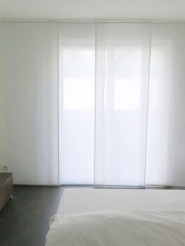 Flächenvorhang COMO in ecruweiss (dichte Leinenoptik).