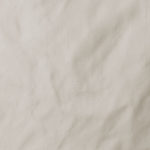 Stoffdetail Massvorhang Fischbacher AIM in hellbeige (Naturseiden-Optik). • rideaux123.ch