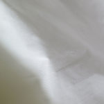 Stoffmuster Massvorhang Fischbacher AIM ecruweiss mit Naturseiden-Optik. • rideaux123.ch