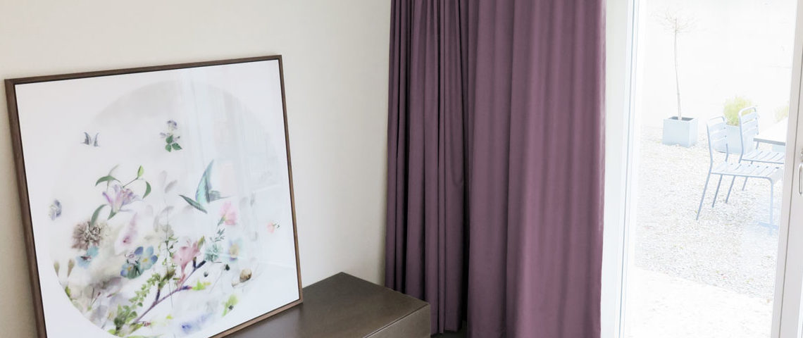 Vorhänge Schlafzimmer blickdicht dunkelviolett