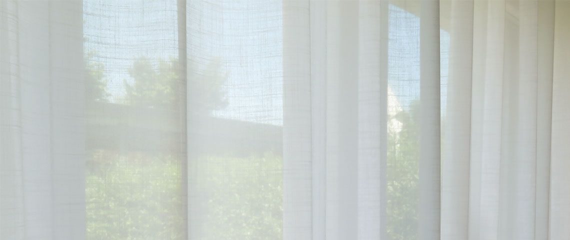 Gardinen Esszimmer mit Ausblick in Garten