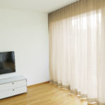 Tagesvorhang nach Mass - HAMAL in sandbeige. • rideaux123.ch