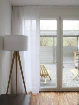 Tagesvorhang VALENCIA weiss im Zimmer