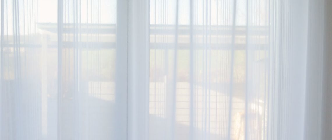 Vorhang Küchenfenster: Gardine Küche feiner Stoff Ausblick Garten