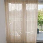Voilage NILO Fischbacher 1819 Beige [307] - Rideau fermé • rideaux123.ch