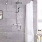 tringle à rideau de douche universelle chrome de Kleine Wolke • rideaux123.ch
