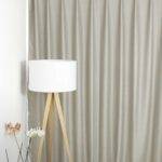Rideau occultant LONDON BLOOMSBURY gris-blanc frais [31] rideau fermé • rideaux123.ch