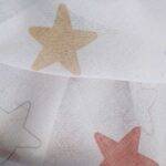 Parois Japonaises Enfants SEDRIK II en Blanc avec étoiles Rouge Brun Gris [300] Echantillon de tissu • rideaux123.ch