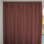 Rideau occultant ST. MORITZ Rouge foncé [307] Rideau fermé • rideaux123.ch