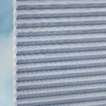 Plissé DUETTE® EOS® FIXÉ RELIFE BB24 Bleu [5250] Échantillon de tissu • rideaux123.ch