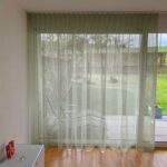 Voilage ALICANTE Vert olive [11] Rideau fermé • rideaux123.ch