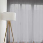 Voilage VALENCIA Gris quartz [167] Rideau fermé • rideaux123.ch