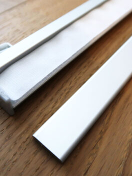 Porte-panneaux avec embout et velcro